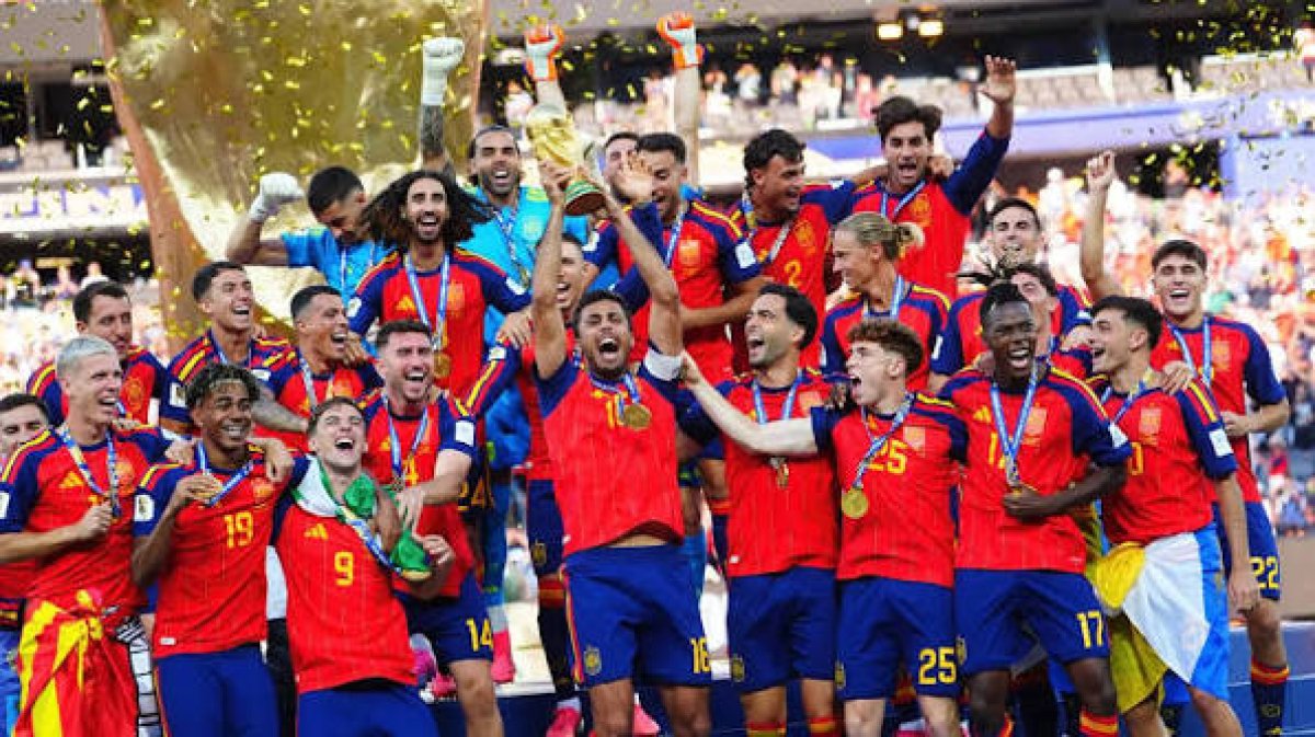 2026 FIFA Dünya Kupası finalinde Arjantin'i uzatmalarda 1-0 mağlup eden İspanya şampiyon oldu.