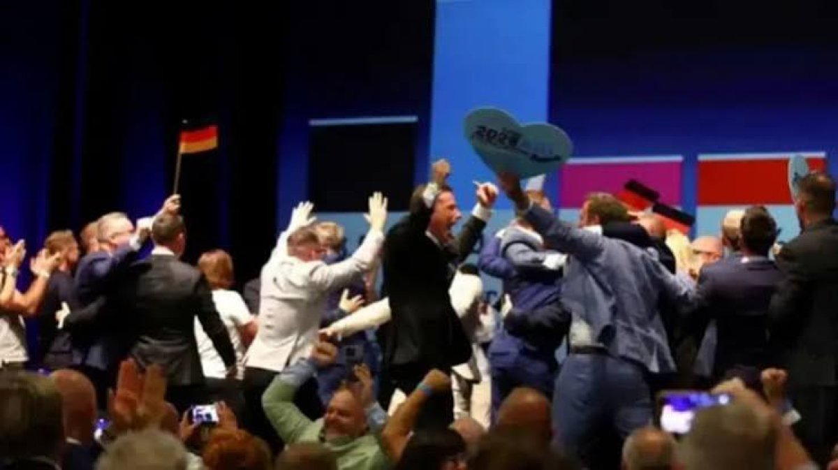 Almanya'da Saksonya-Anhalt Seçimlerinde AfD Büyük Zafer Elde Etti, CDU Ciddi Kayıp Yaşadı
