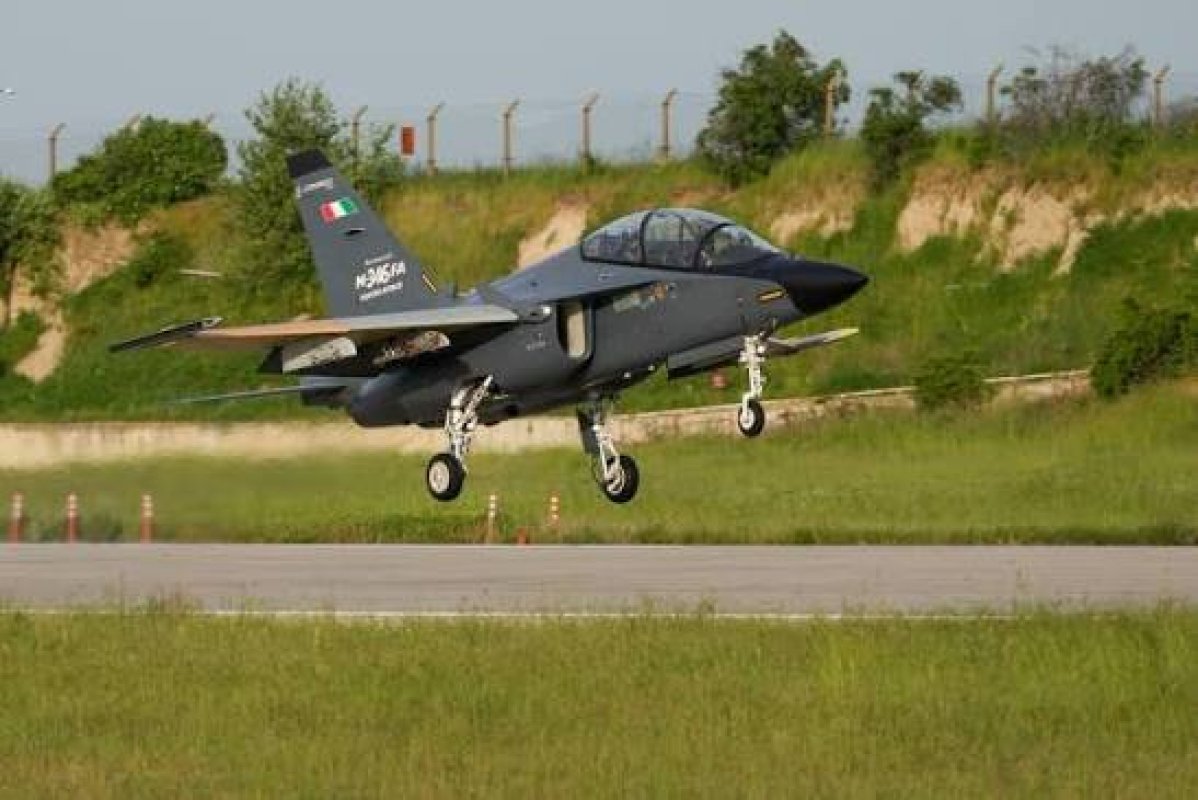 Bayraktar KIZILELMA'nın, Leonardo'ya ait jet eğitim ve hafif taarruz uçakları M-346 ve T-346A ile gerçekleştirdiği uçuş kampanyası önemli gelişmelere sahne oldu.