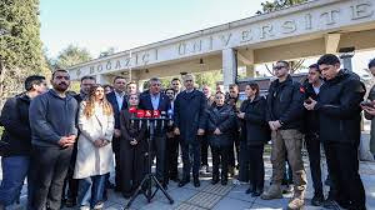 CHP Lideri Özgür Özel'in Boğaziçi Üniversitesi Ziyareti ve Protestolar