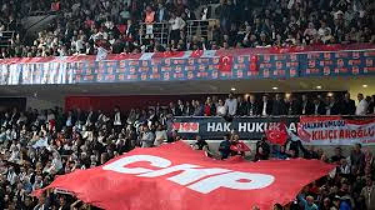 CHP'nin 38. Olağan Kurultayı'na ilişkin gelişmeler, parti içinde ve genel kamuoyunda önemli yankılar uyandırdı.