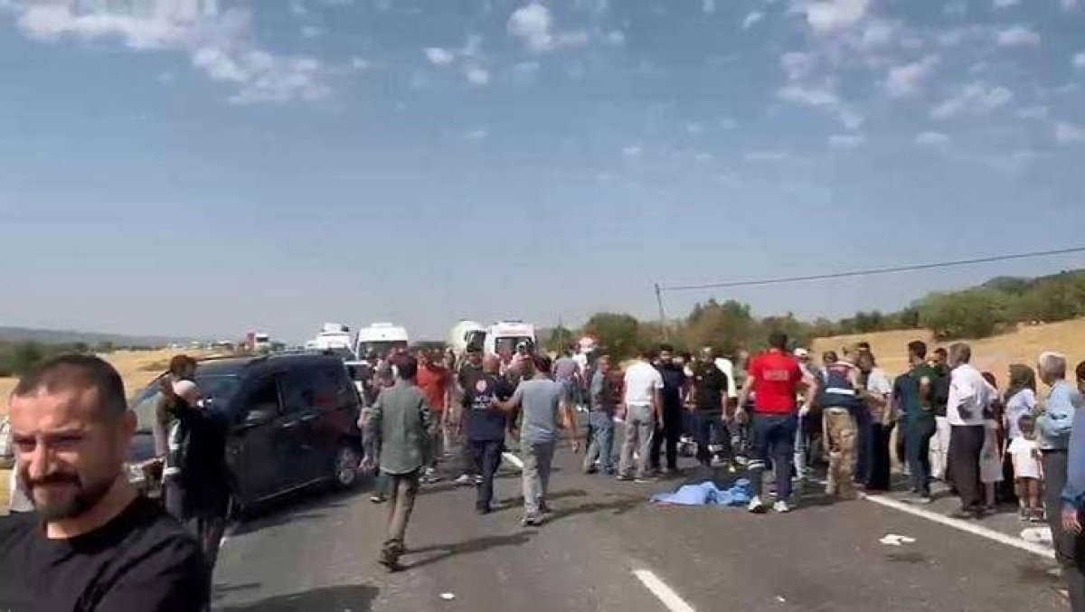 Diyarbakır'da Minibüs Devrildi: 5 Ölü, 11 Yaralı