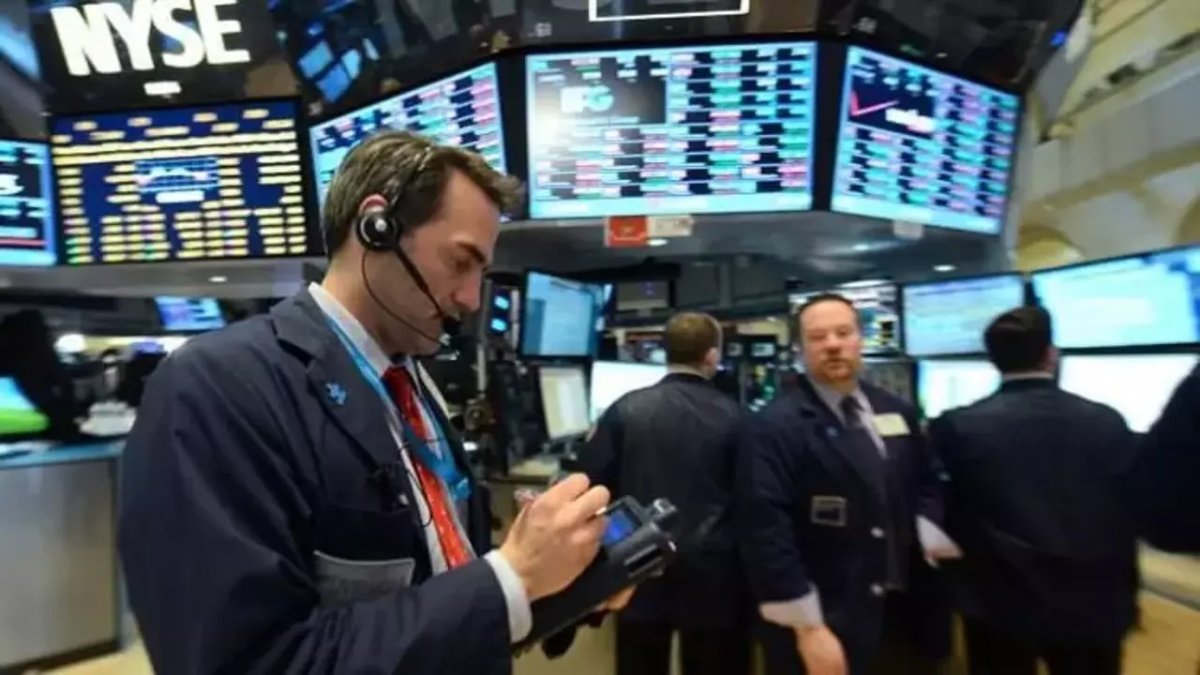 4 yılın en uzun haftalık kayıp serisi. Dow Jones: 793.47 puan (%1.73) düşerek 45,166.64 seviyesine geriledi.