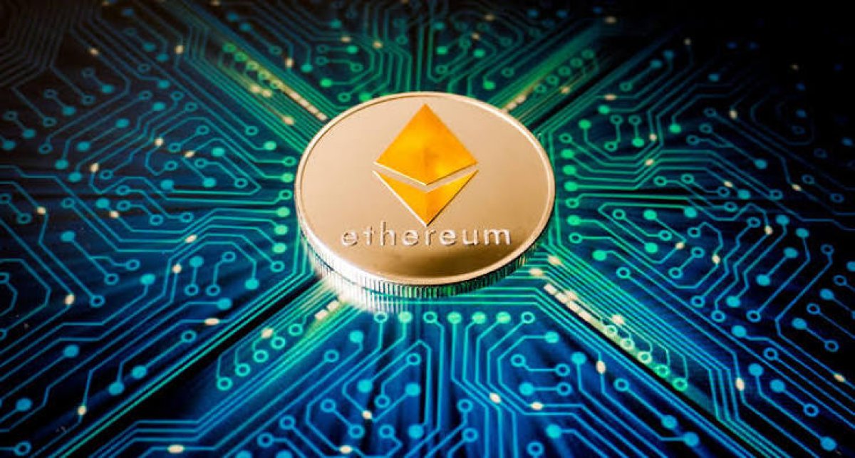 ETHEREUM TOPARLANIŞA GEÇTİ: ETH %1.9 YÜKSELİŞLE $2,443'E ULAŞTI