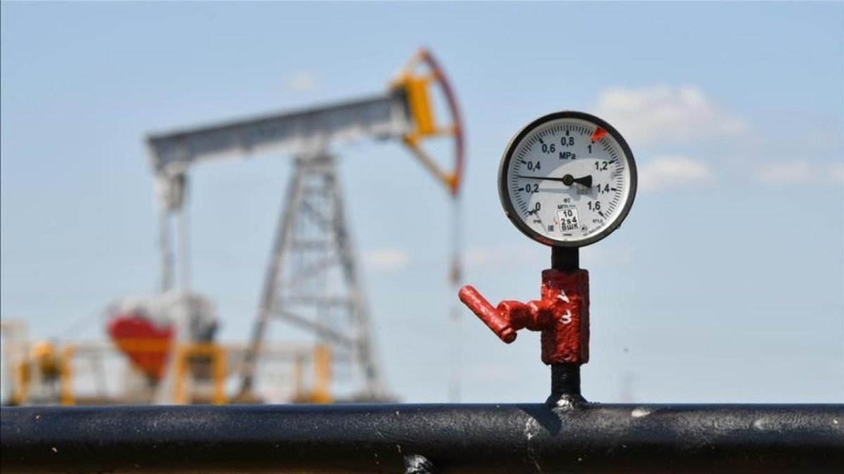 FTSE 100 GERILEDI: PETROL $100'E YAKLAŞIRKEN ENFLASİON VE FAİZ ENDİŞELERİ CANLANDIĞI