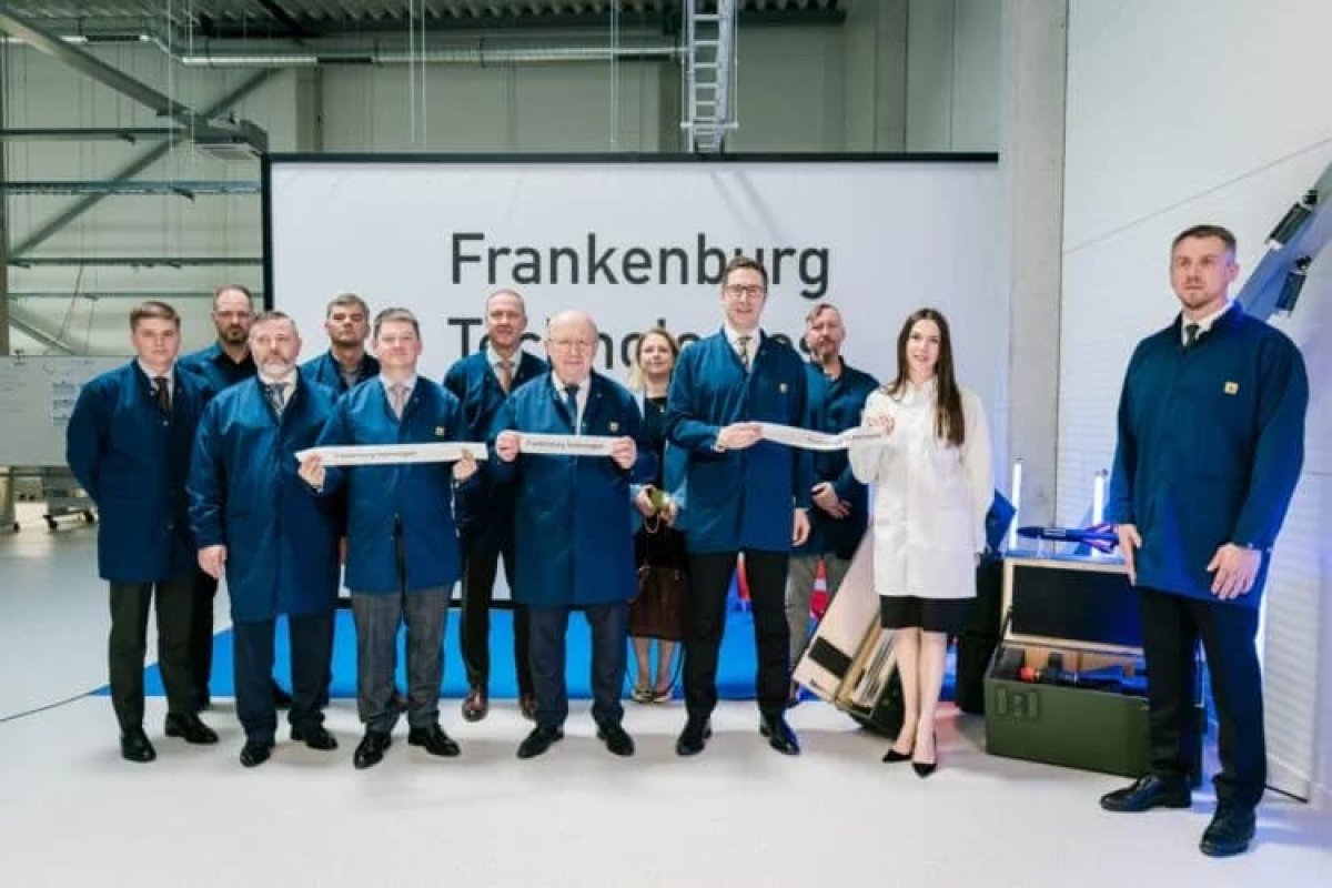 Frankenburg Technologies, Baltık bölgesindeki ilk füze üretim tesisi olan Riga Silah Sistemi ve Füze Montaj Fabrikası’nı açtı. Bu tesis, şirketin uygun fiyatlı ve yüksek hacimli füze sistemi üretimi için geliştirdiği FieldFoundry üretim modelinin ilk oper