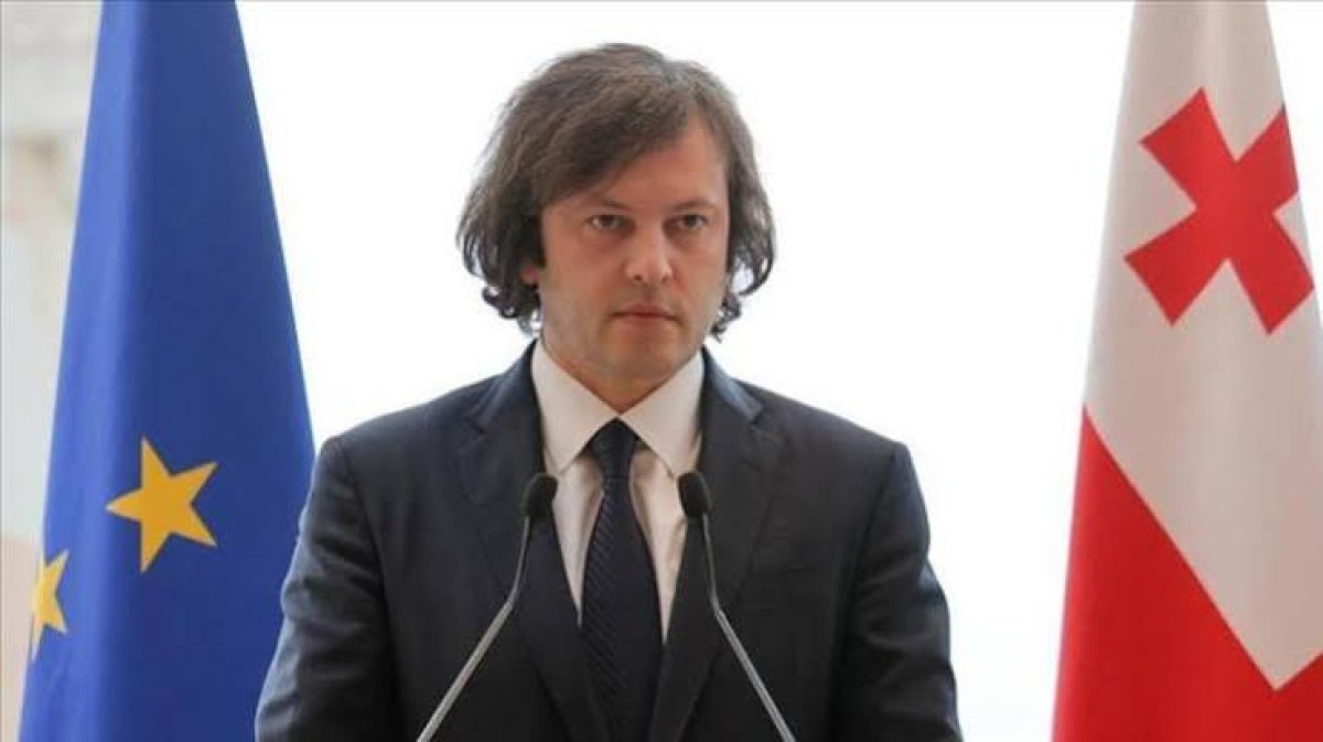 Gürcistan hükümeti, Türkiye'de düzenlenen NATO Zirvesi'ne davet edilmemesi nedeniyle uluslararası izolasyon eleştirileriyle karşı karşıya kalmış durumda