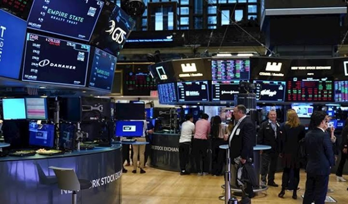 HANG SENG ENDEKSİ FED KARARI SONRASI DÜŞÜŞE GİRDİ: 24,468 PUANA GERİLEDİ