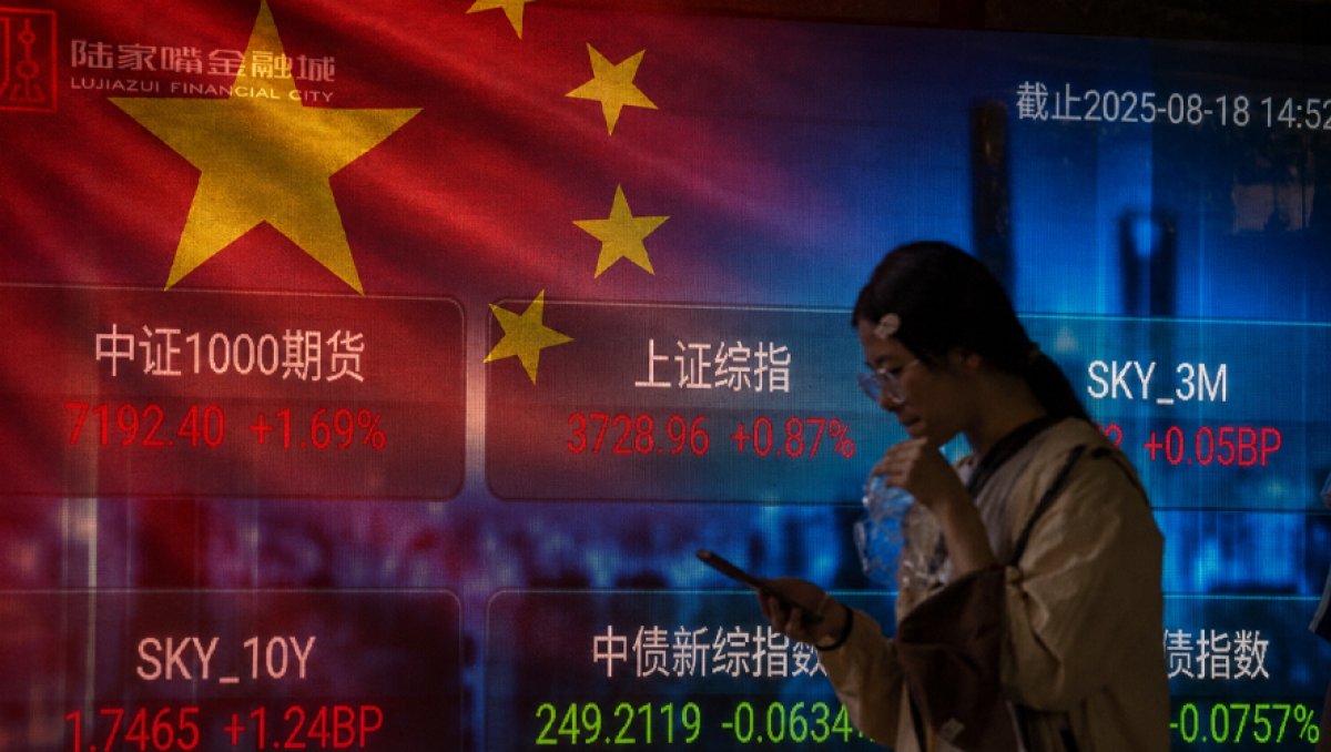 Hang Seng Endeksi Jeopolitik Gerilimleri ve Zayıf Çin Verileriyle Geriledi