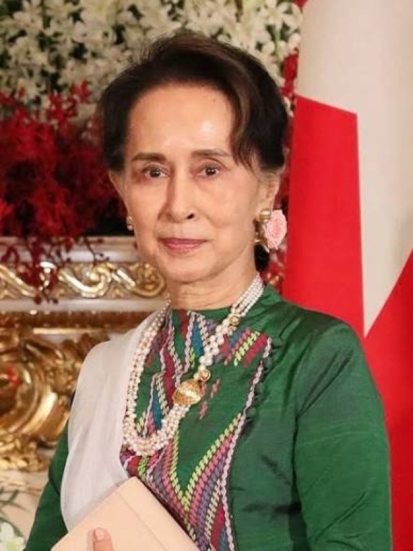Öldüğü İddia Edilen Devrik Lider Ortaya Çıktı: Aung San Suu Kyi Hayatta