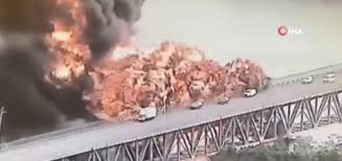 Panama'da Amerika Köprüsü'nde Patlama ve Yangın