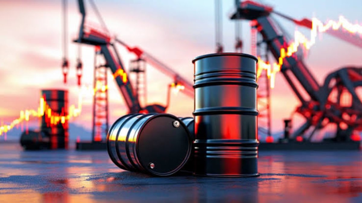 Petrol Fiyatları Hürmüz Anlaşmasına Bahisle Düşüşe Geçti: Brent %1.2, WTI %1.4 Geriledi