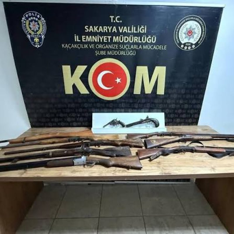 Sakarya Emniyet Müdürlüğü'nden Silah Kaçakçılığı Operasyonu