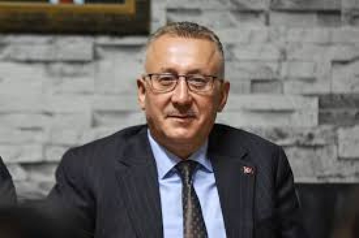 Sakarya'nın Adapazarı ilçesi, Belediye Başkanı Mutlu Işıksu hakkında ortaya atılan ciddi iddialarla çalkalanıyor