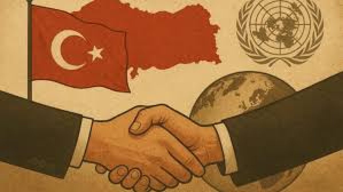 Türk dünyasının son yıllardaki dış politikası ve Türkiye'nin bu bağlamdaki stratejik yönelimleri üzerine kapsamlı bir analiz ,