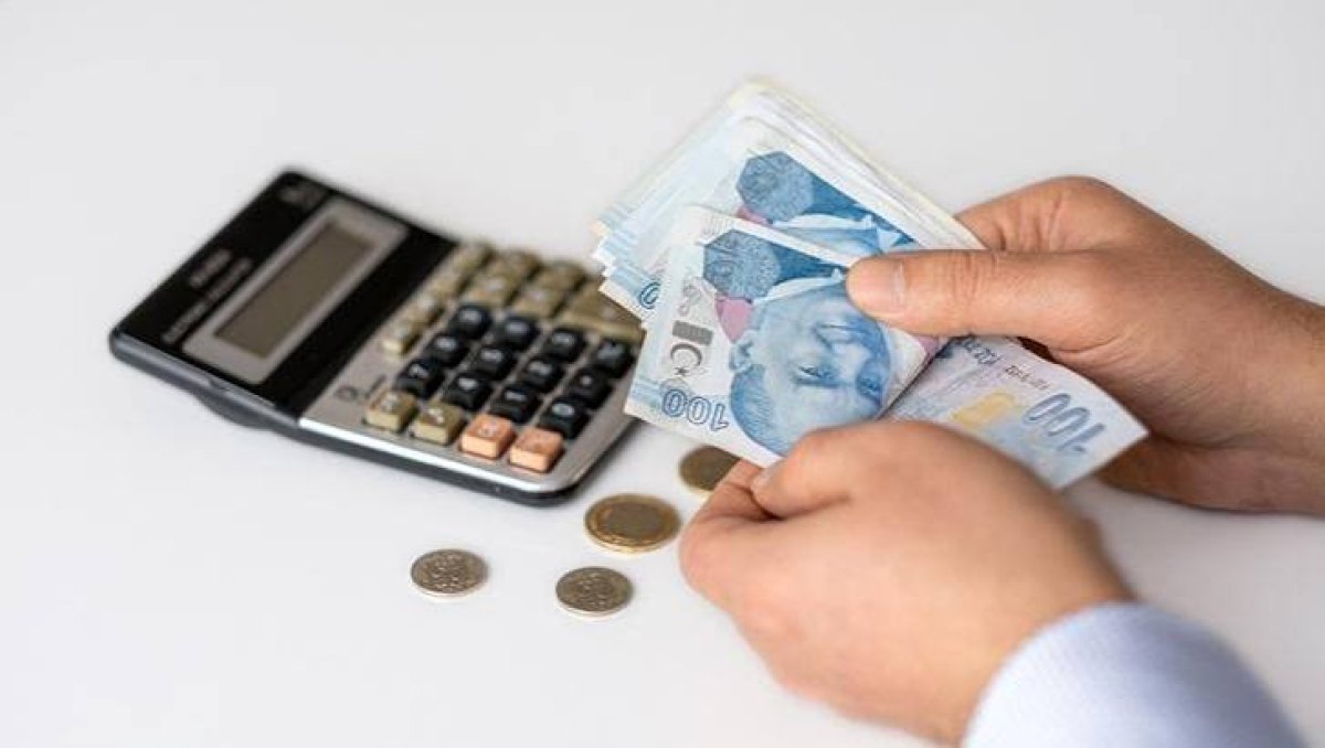 Türkiye'de her bölgede ve her sektörde aynı olan asgari ücretlerin değişeceği yeni bir asgari ücret modeli üzerinde çalışıldığı belirtildi.