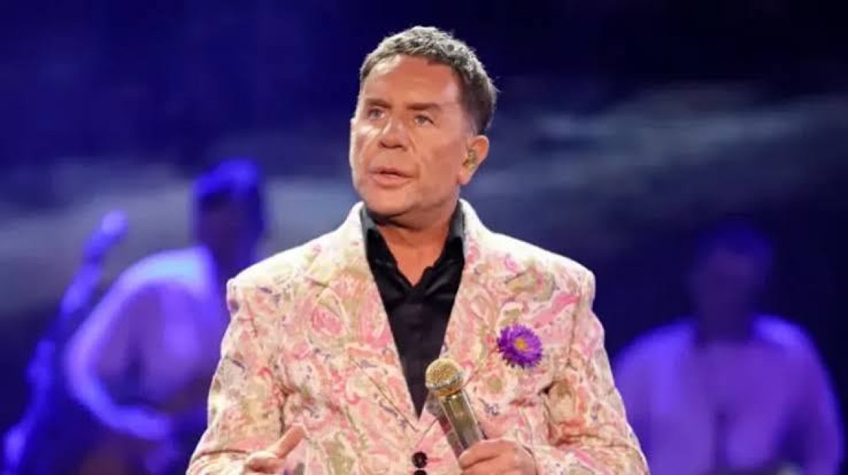 YUNAN ŞARKICI MAZONAKIS'İN ÖLÜMÜNDE ŞÜPHELI DETAYLAR