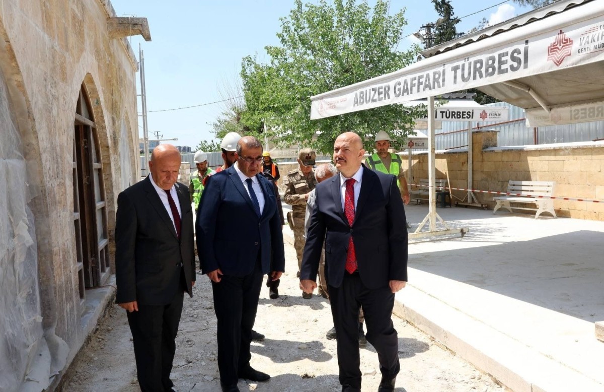 Abuzer El Gaffari ve Mahmut El Ensari Türbesinde çalışmalar devam ediyor