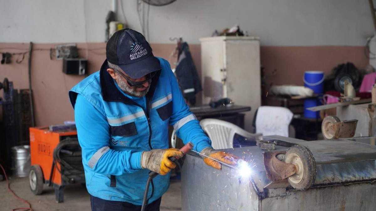 Adıyaman Belediyesi’nden geri dönüşüm çalışması: 14 bin konteyner yeniden hizmette  - Videolu Haber