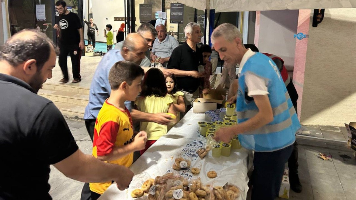 Adıyaman Belediyesi’nden Mevlid Kandili’ne özel ikram  - Videolu Haber