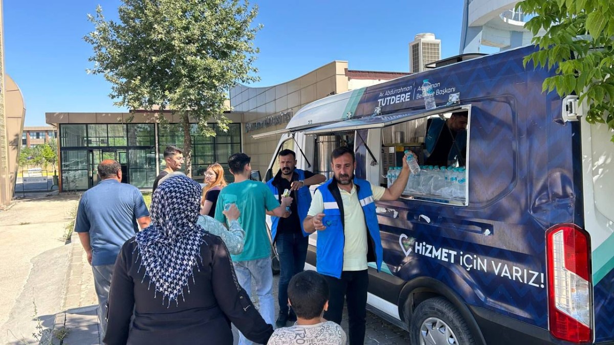 Adıyaman Belediyesinden YKS adaylarına ikram