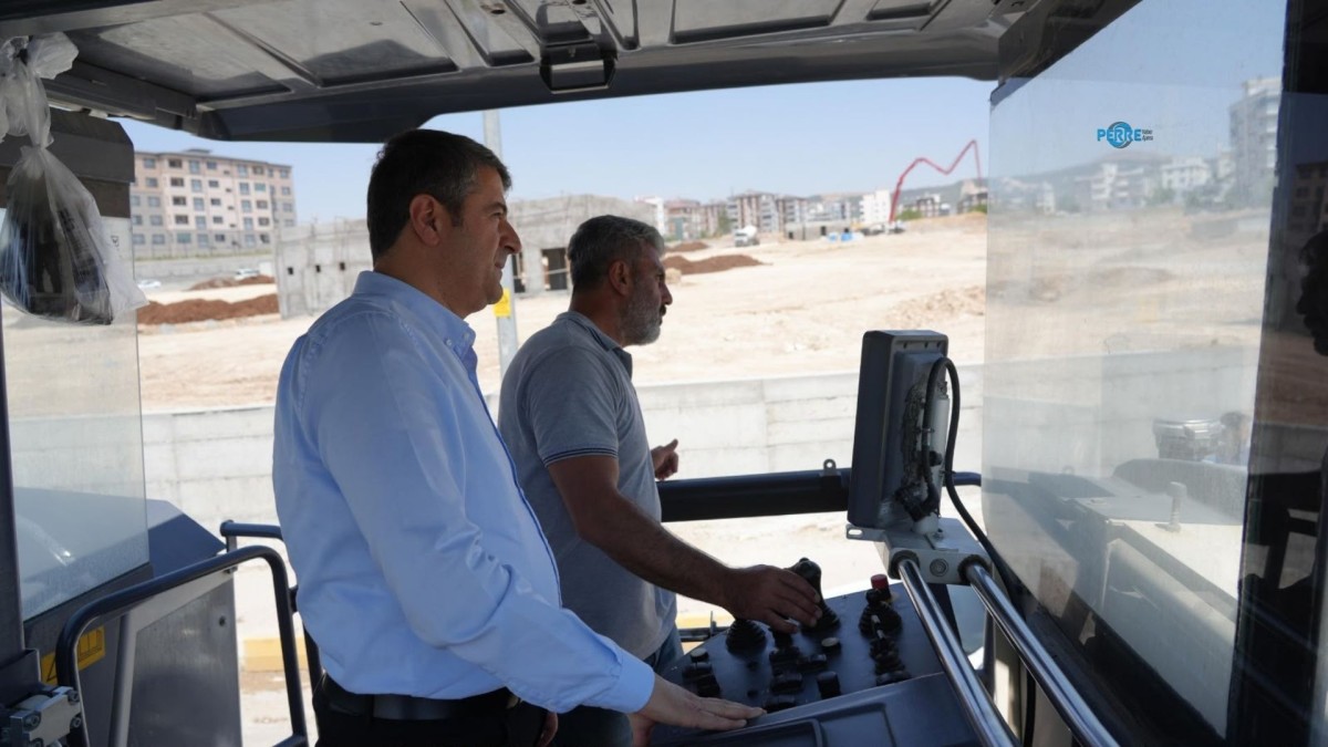 Adıyaman’da üç ayda 94 bin ton sıcak asfalt serildi  - Videolu Haber