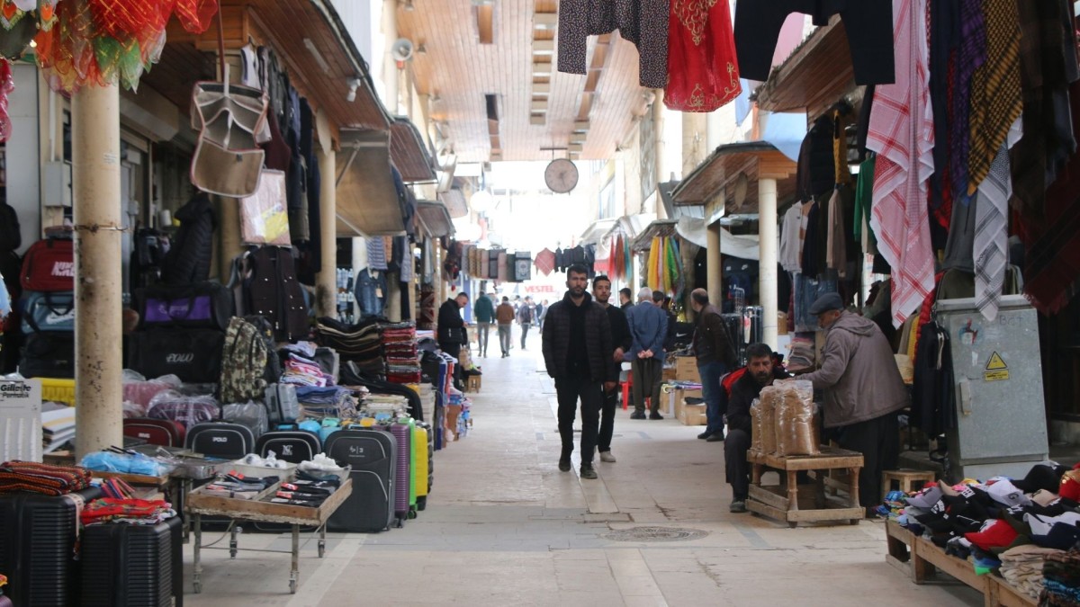 Adıyaman Demirciler Pazarı Esnafı: ‘Bayram öncesi durgunluk var, çarşı yenilenmeli’  - Videolu Haber