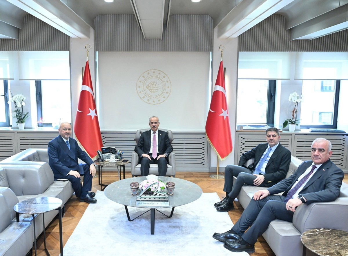 Adıyaman Milletvekillerinden Bakan Uraloğlu’na ziyaret: Ulaşım yatırımları değerlendirildi
