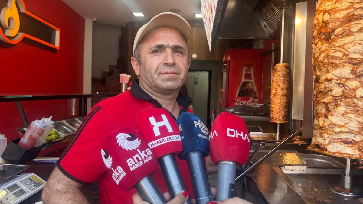 Adıyamanlı esnaf bayramda da mesai yaptı: ‘Ekmek parası için buradayız’  - Videolu Haber