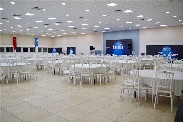 Aliağa’da Ramazan sofraları kuruluyor