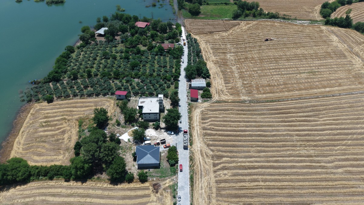 Andırın Kırsalında Yol Çalışmaları Hız Kesmeden Sürüyor