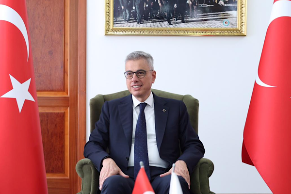 Bakan Kacır ve Bakan Memişoğlu, ilaç sektörü temsilcileriyle görüştü