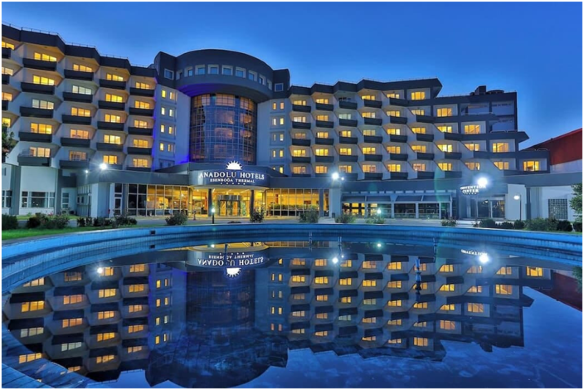 Bebek Otel'e Sürpriz Ortak: İş Bankası Grubu Hisselerini AGY Holding Devralıyor