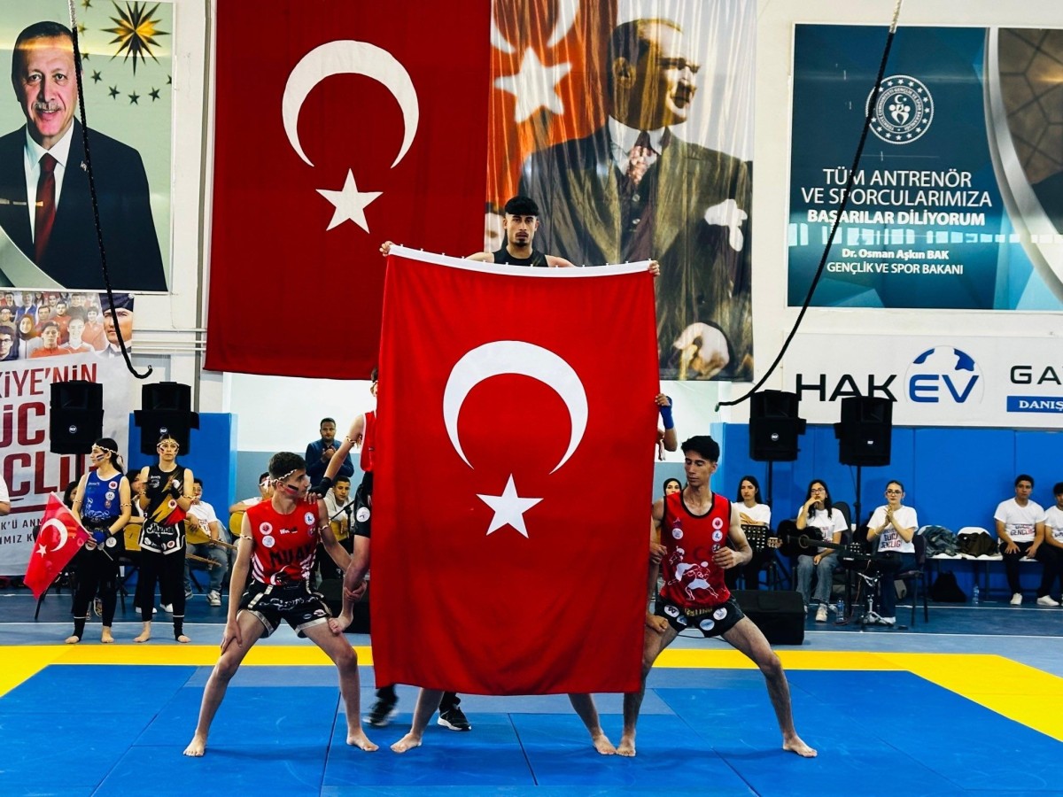Besni’de 19 Mayıs kutlama programı düzenlendi