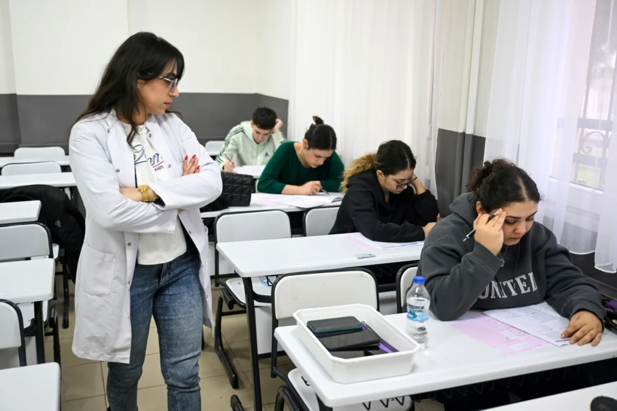 Bornova’da Öğrenciler Deneme Sınavlarında Yarıştı