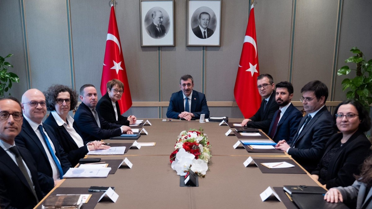 Cevdet Yılmaz, EBRD Başkanı ile görüştü