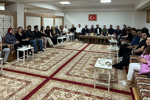 Çorum Kent Konseyi Gençlik Meclisi'nde başkanlık görevi Semih Dumlu'ya devredildi