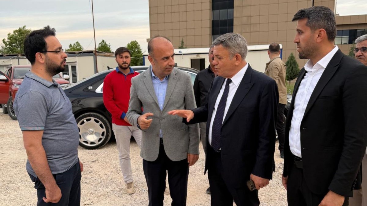 Erdemoğlu ADYÜ lojmanlarını inceledi: Eğitime destek vurgusu