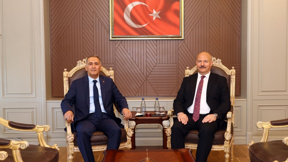 Eski Vali Mahmut Çuhadar’dan Adıyaman Valisi Abdullah Küçük’e ziyaret