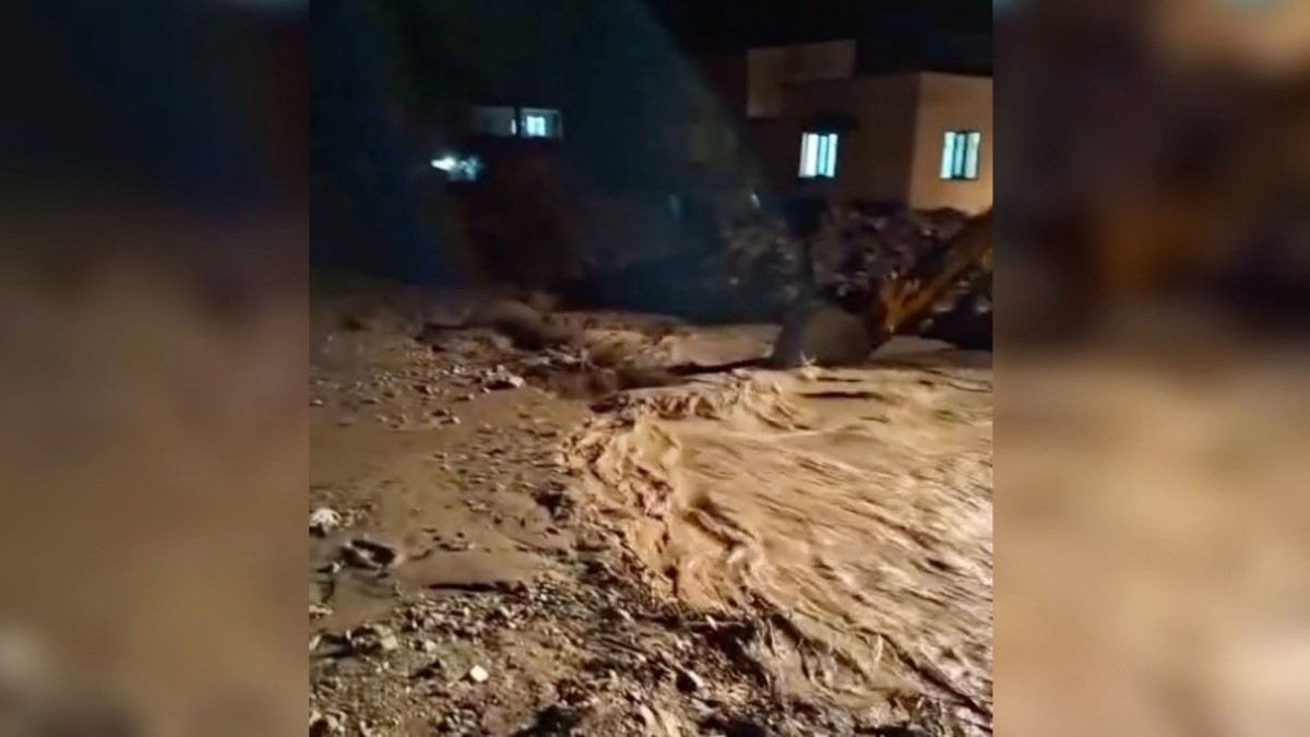 Gölbaşı’nda etkili olan şiddetli yağış sele neden oldu  - Videolu Haber