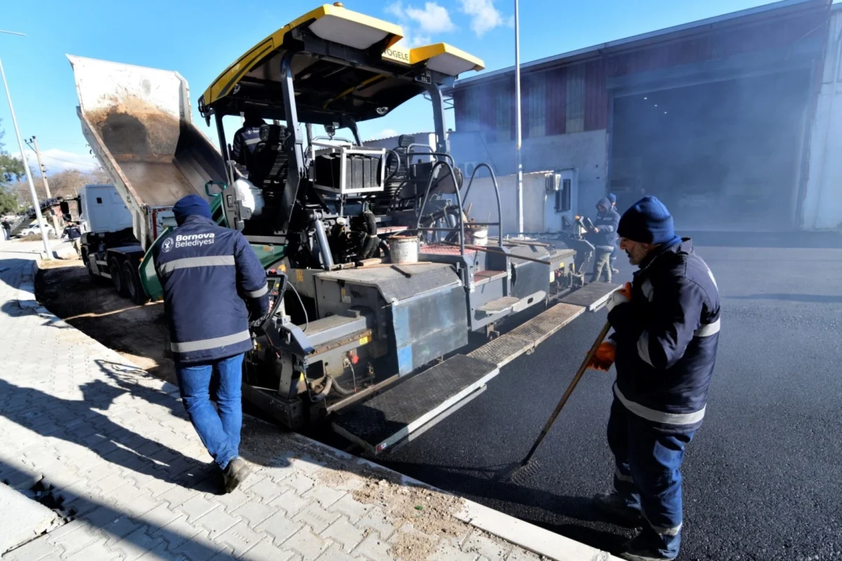 İzmir Bornova’da Trafik Rahatlatacak Yol Seferberliği