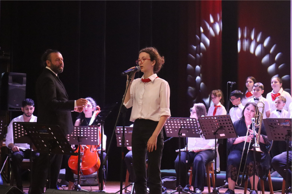 İzmit'te Müzik bölümü öğrencileri yıl sonu konseri verdi