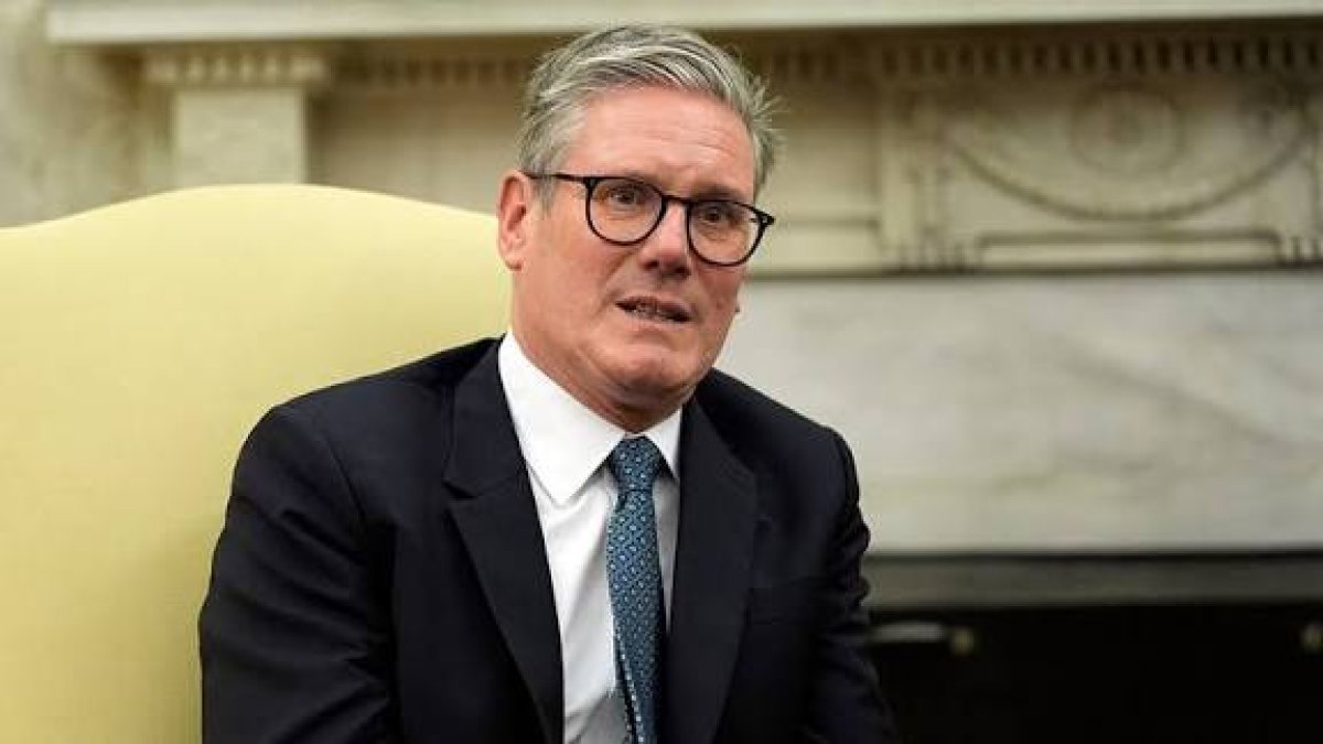 İngiltere Başbakanı Keir Starmer İstifa Etti: Duygusal Anlar ve Eleştiriler