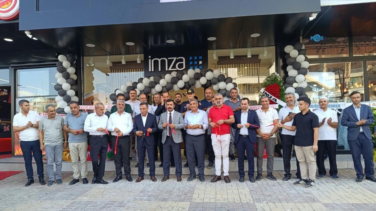 Kahta’da depremzede esnafın ayağa kalkma mücadelesi: İmza Giyim yeniden açıldı