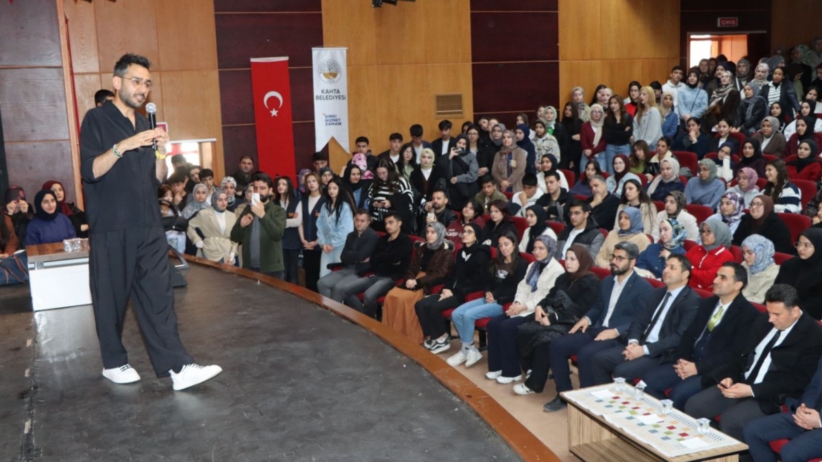 Kahta’da, YKS’ye hazırlanan öğrencilere eğitim semineri düzenlendi