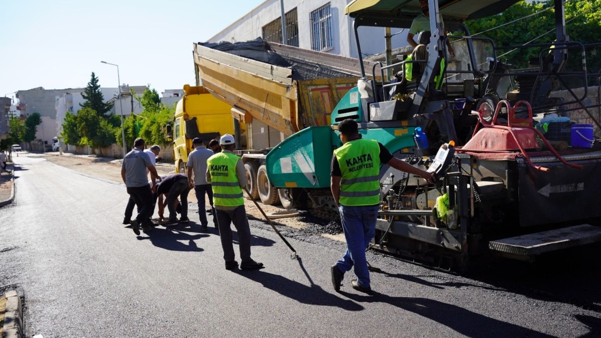 Kahta’da Yol Yapım ve Asfalt Çalışmaları Aralıksız Sürüyor  - Videolu Haber