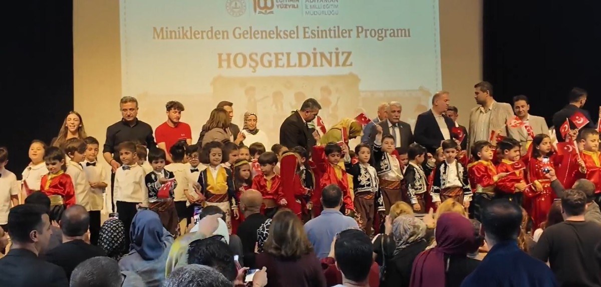 Minik öğrenciler yöresel gösterileri göz doldurdu  - Videolu Haber