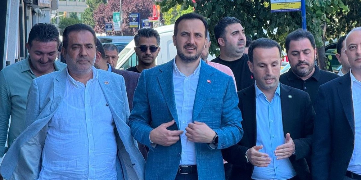 Özdemir ve Tatar, Merter esnafıyla bir araya geldi