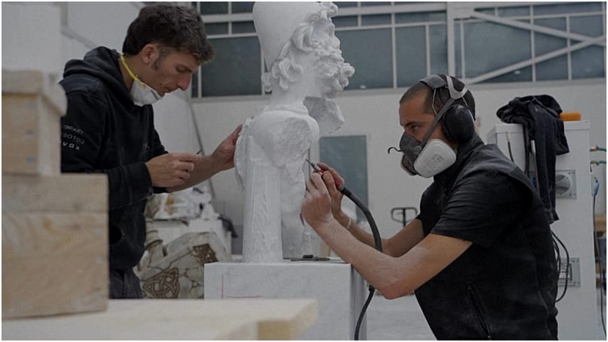 Carrara'da Yüzyıllık Zanaat Yapay Zeka ile Dönüşüyor: Robotlar Mermerden Heykel Oyarken, Sanat Tanımı Sorgulanıyor