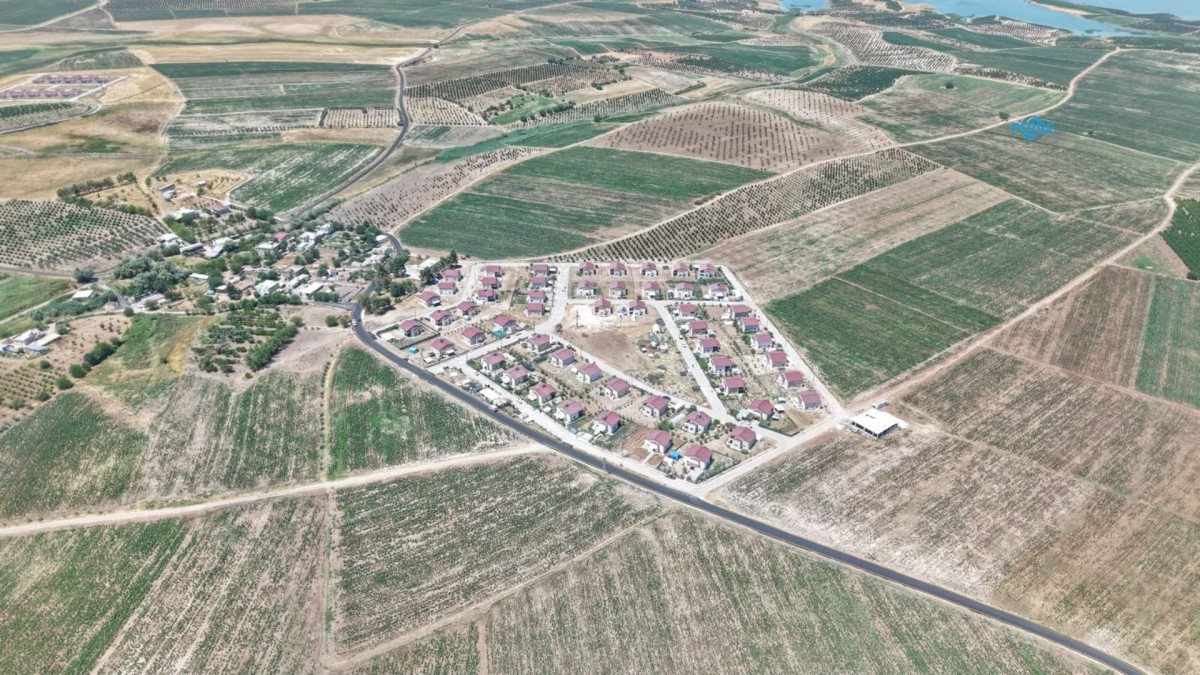 Samsat’ta 30 kilometrelik asfalt programının 20 kilometresi tamamlandı